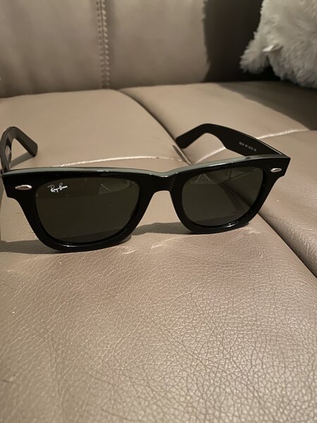 Ochelari Ray Ban si Hawkers.